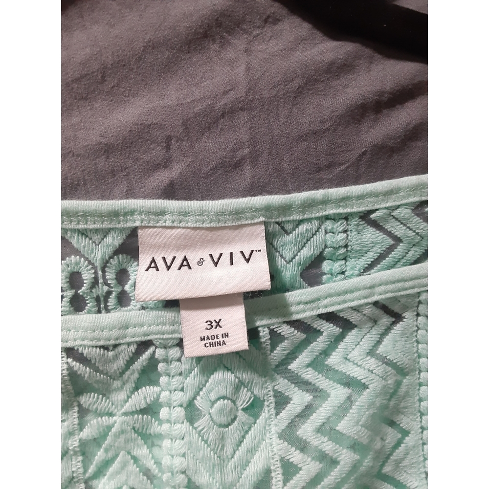 Lace topped tshirt in excellent condition - Picture 3 of 3
